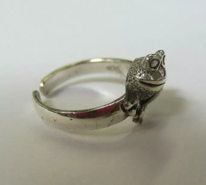 Sterling Silver Adjustable Toe Ring Sitting Frog Design Oxidized Jewelry T40